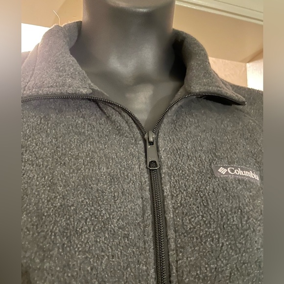 Columbia Zip Front Jacket - Like New - Size Medium - Picture 2 of 10